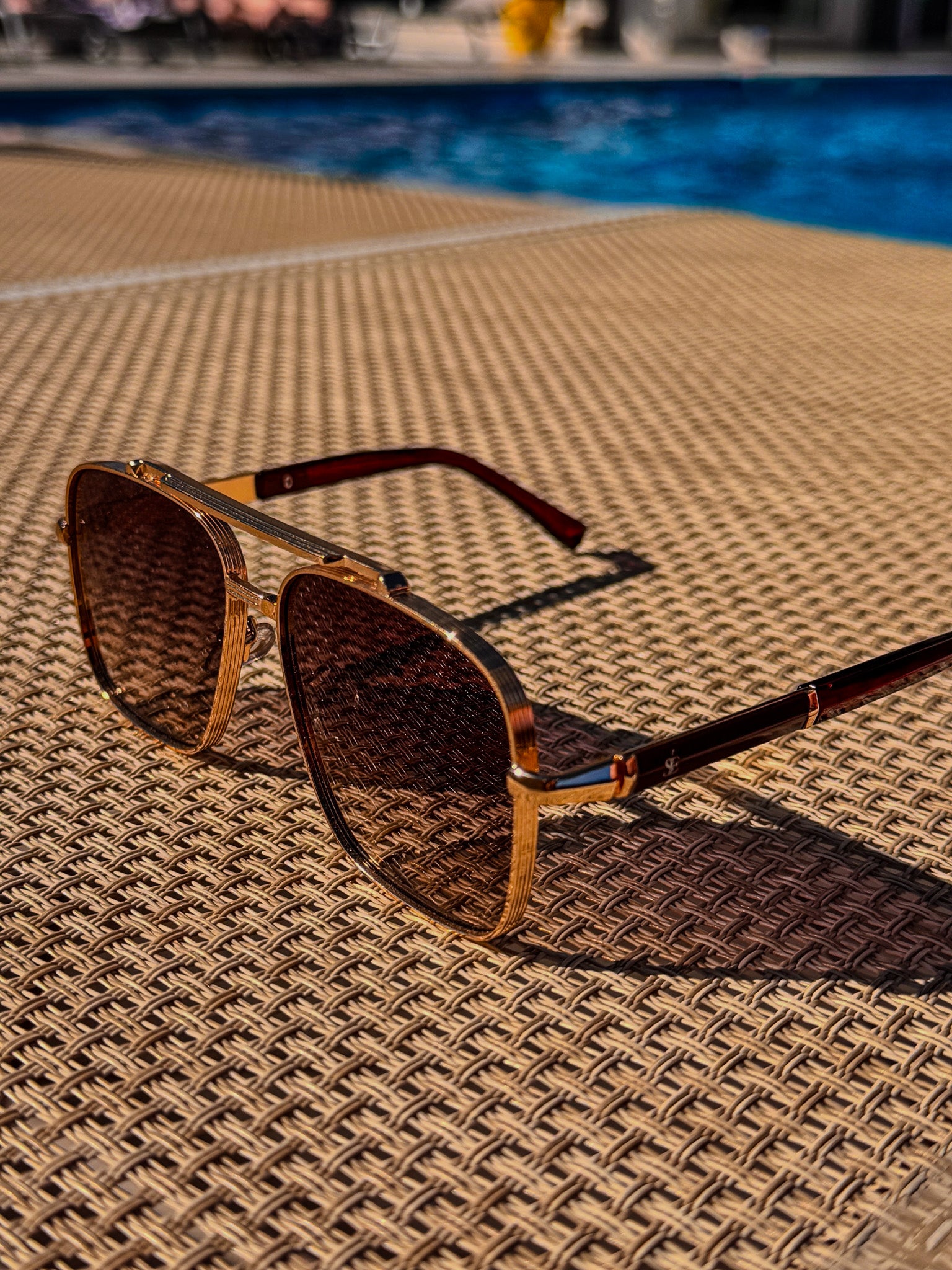 custom-slideshow-image-mobile-block_8hipYE